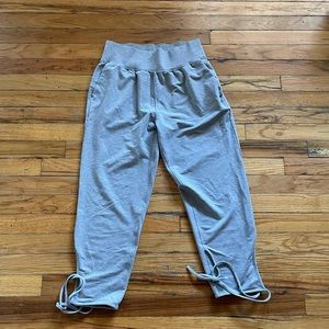 Lululemon cropped sweatpants